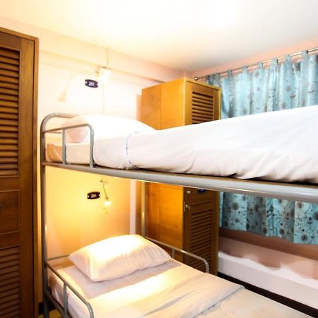 Hostel 8 Sukhumvit Soi 8 Bangkok Extérieur photo