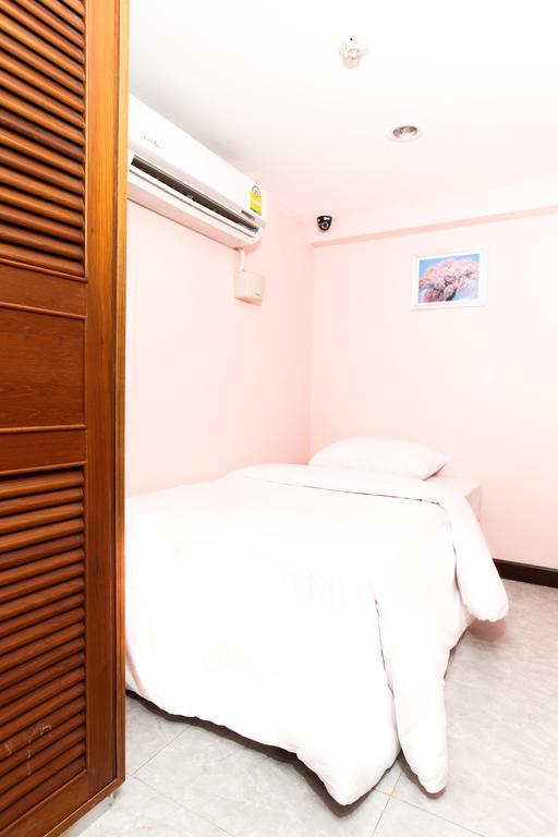 Hostel 8 Sukhumvit Soi 8 Bangkok Extérieur photo